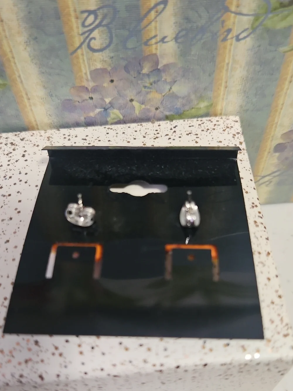 Kids Fashion Pierced Earrings Great For Your girl. New